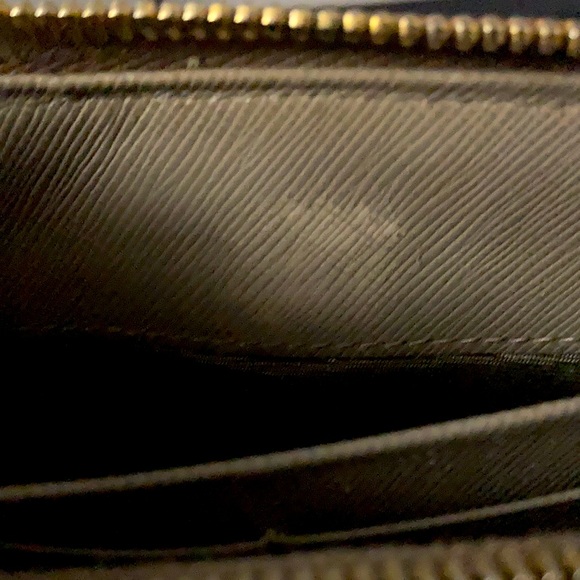 Prada Saffiano Metal Argilla zipped long wallet - Picture 8 of 17